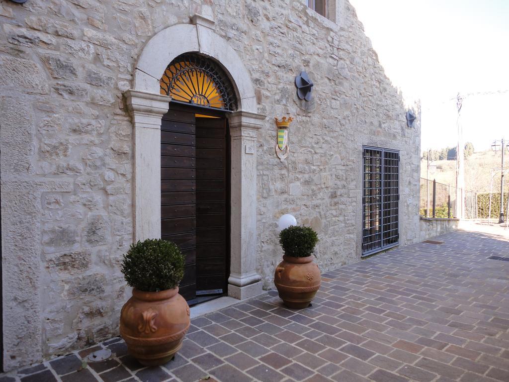 Castello Izzalini Todi Resort Exterior photo