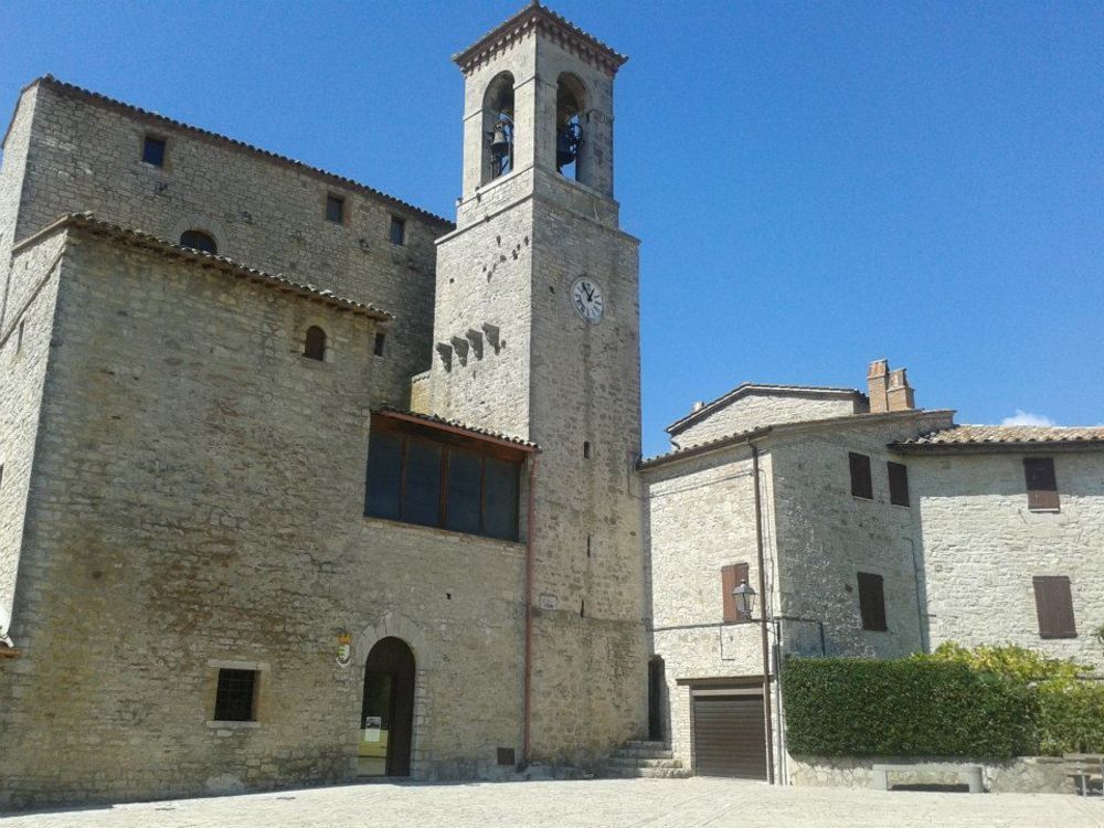 Castello Izzalini Todi Resort Exterior photo